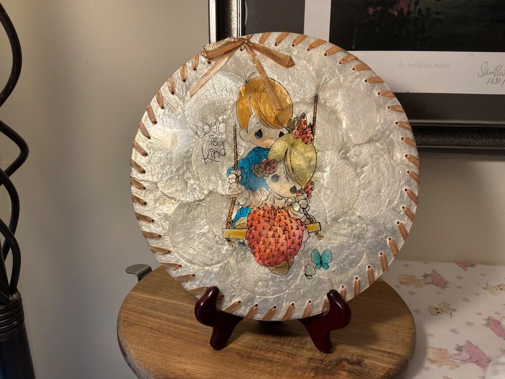Precious Moments Mother of Pearl Plaque "Love Is Kind" Made in the Philippines